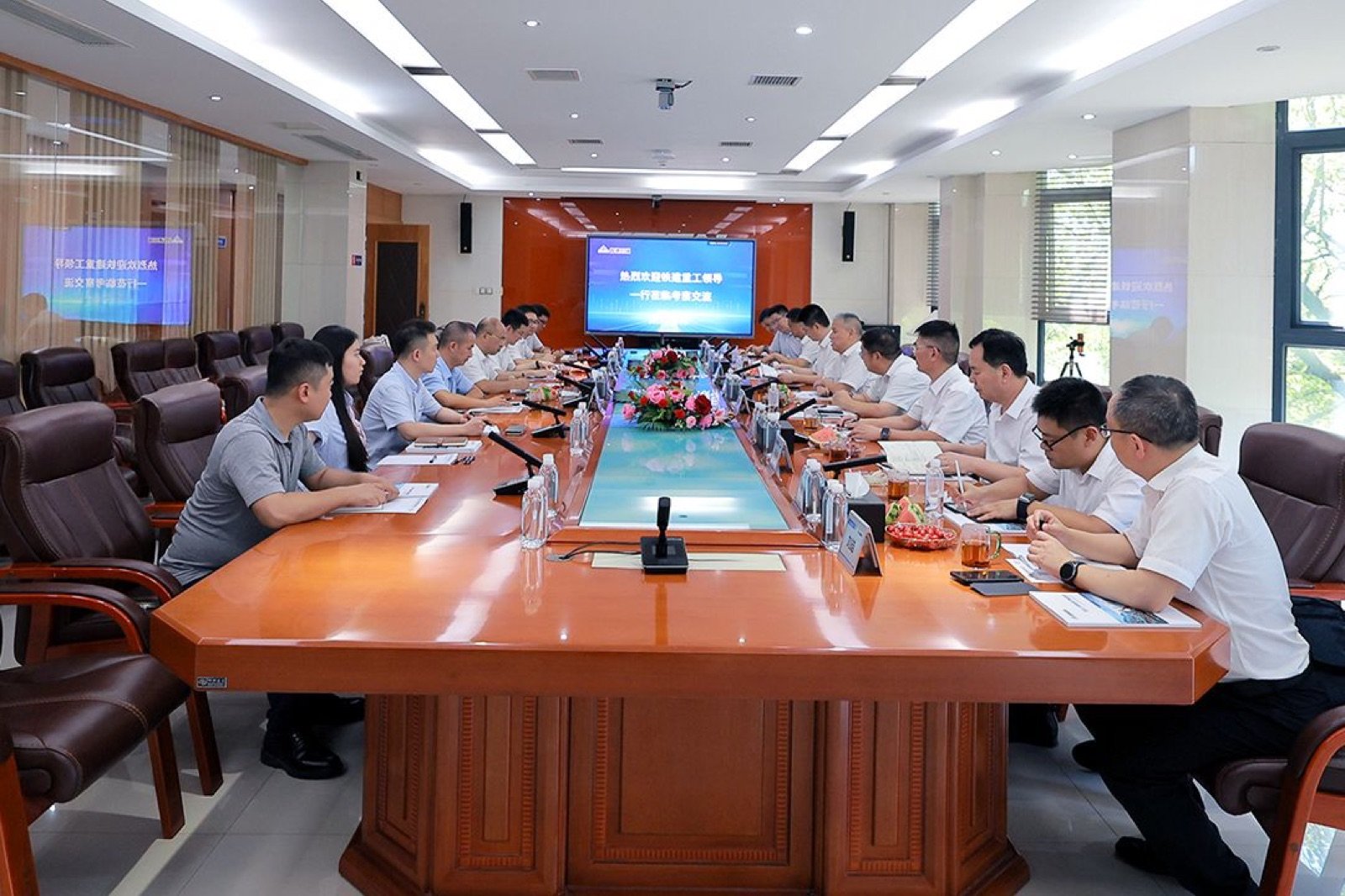 1 CRCHI memimpin delegasi ke Siton Machinery untuk pertukaran mendalam